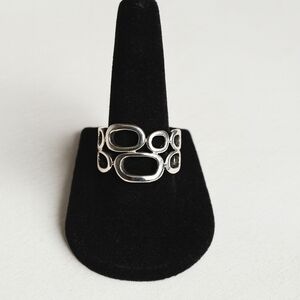 Lia Sophia Silver-Tone Open Oval Statement Ring – Size 8